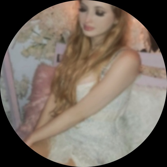 laurr_kisses